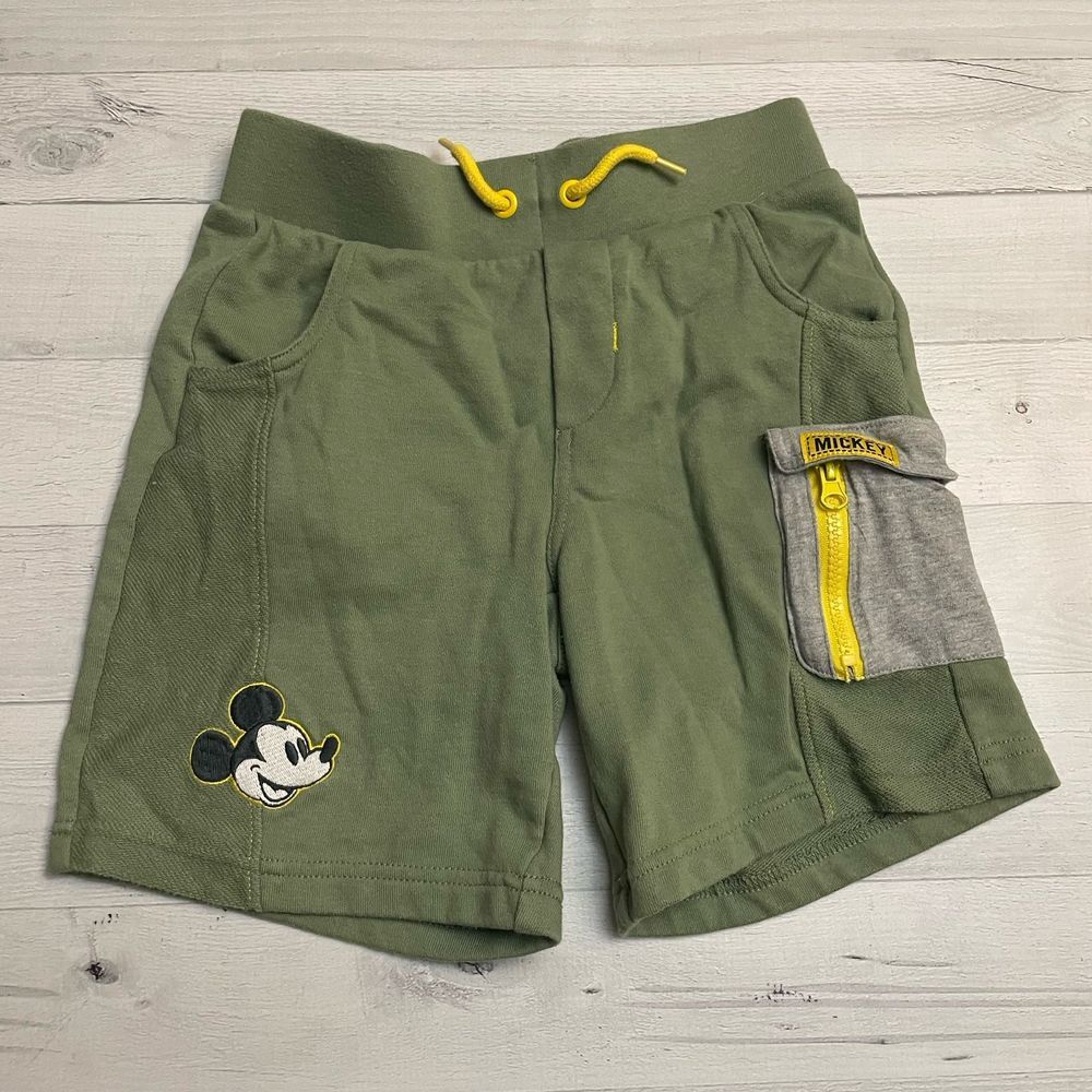 Disney store‎ Mickey Mouse shorts size 7/8